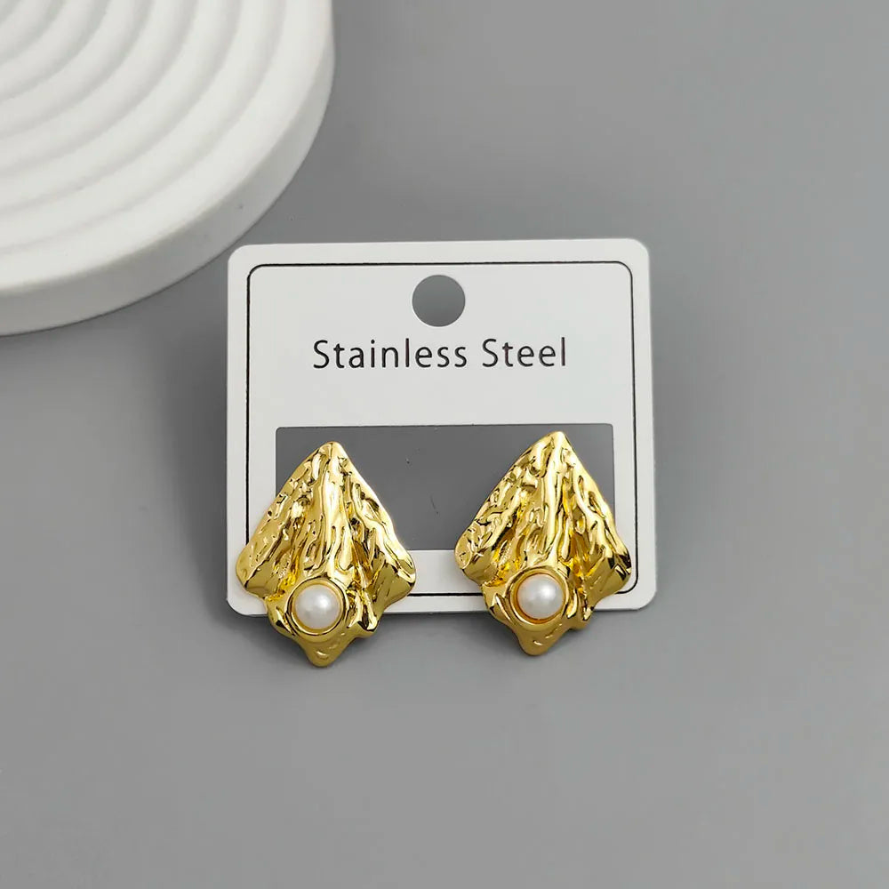 Creative heavy metal pearl shell stainless steel earrings, waterproof and rusty-free women's earrings, party jewelry Vera Lux