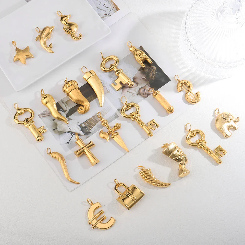 Hot Selling Pendant Africa Map Pendant Necklace Women Men Gold Plated Wholesale Fashion Stackable Jewelry Daily Wear Party Gift Vera Lux