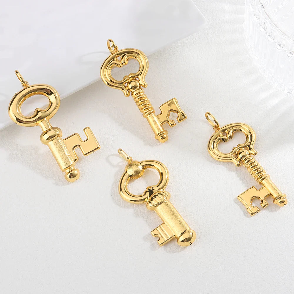Hot Selling Pendant Africa Map Pendant Necklace Women Men Gold Plated Wholesale Fashion Stackable Jewelry Daily Wear Party Gift Vera Lux