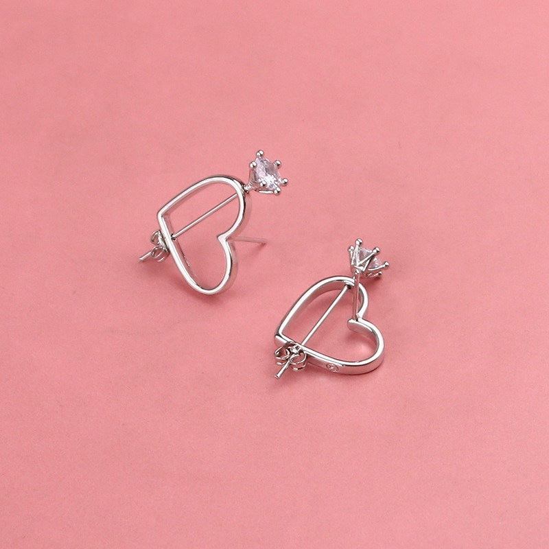 Niche, Minimalist Heart-shaped Earrings Vera Lux