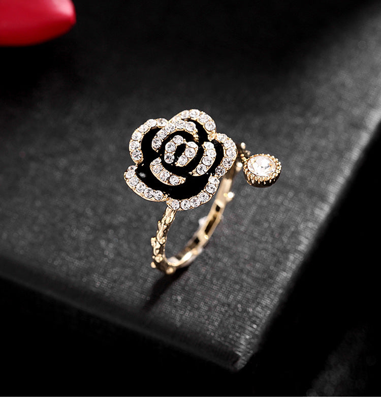 Retro-style Chic Jewelry Rhinestone-encrusted Ring Vera Lux