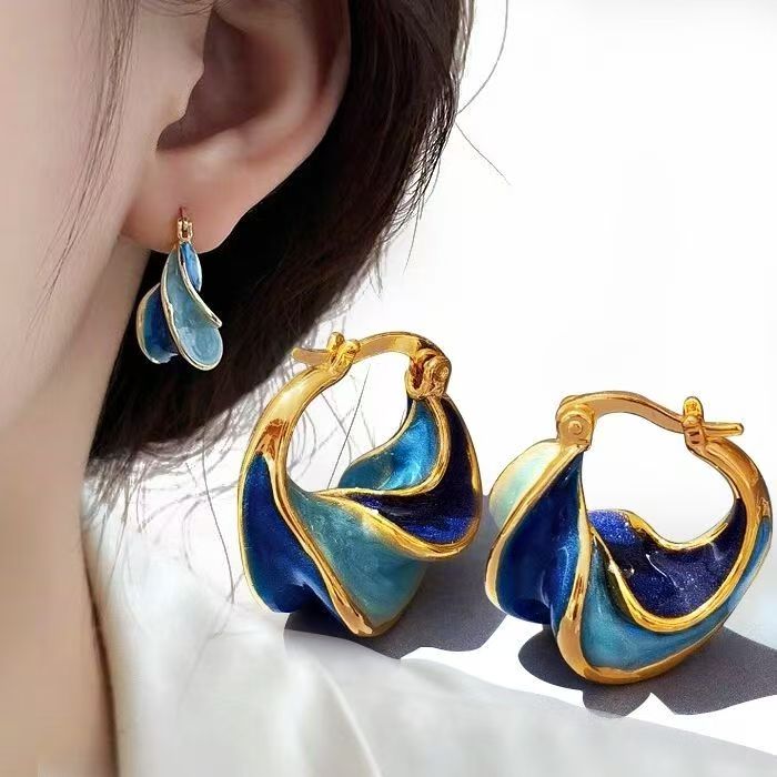 French Vintage Earrings With Spiral Texture. Exquisite Enamel & Oil Drip Craft, High-end Vibe, Niche Style And Versatile For Daily Wear. Vera Lux
