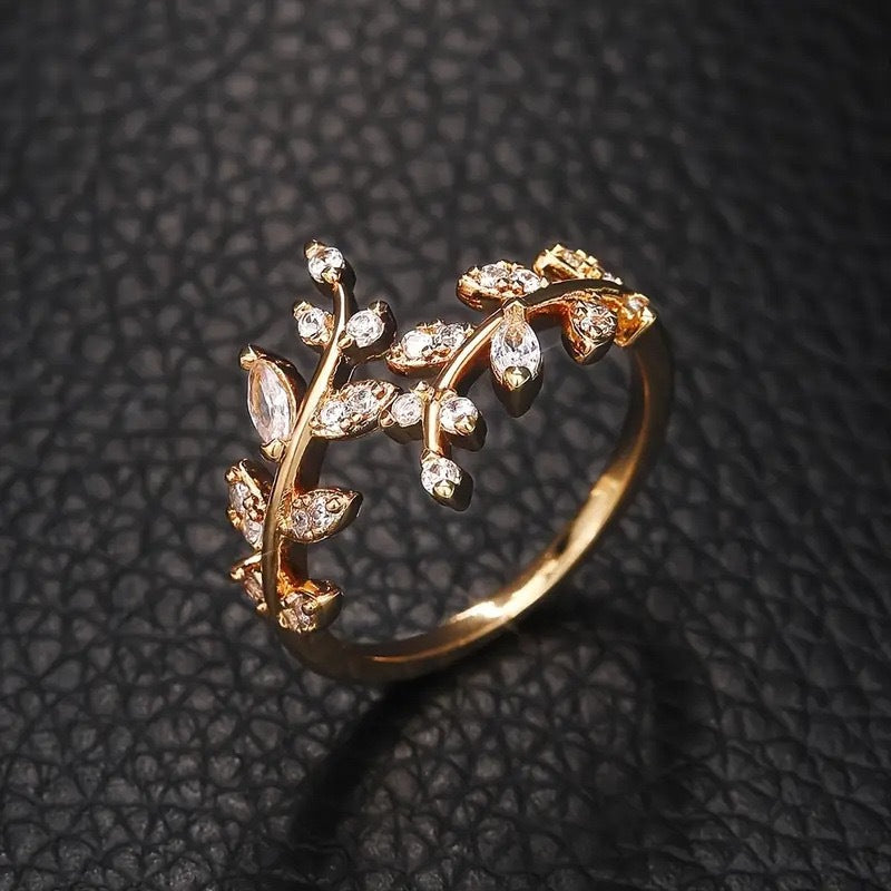 Fashion Minimalist Leaf Ring, INS Trend, Adjustable Open Band, Elegant High-End Index Finger Ring Vera Lux