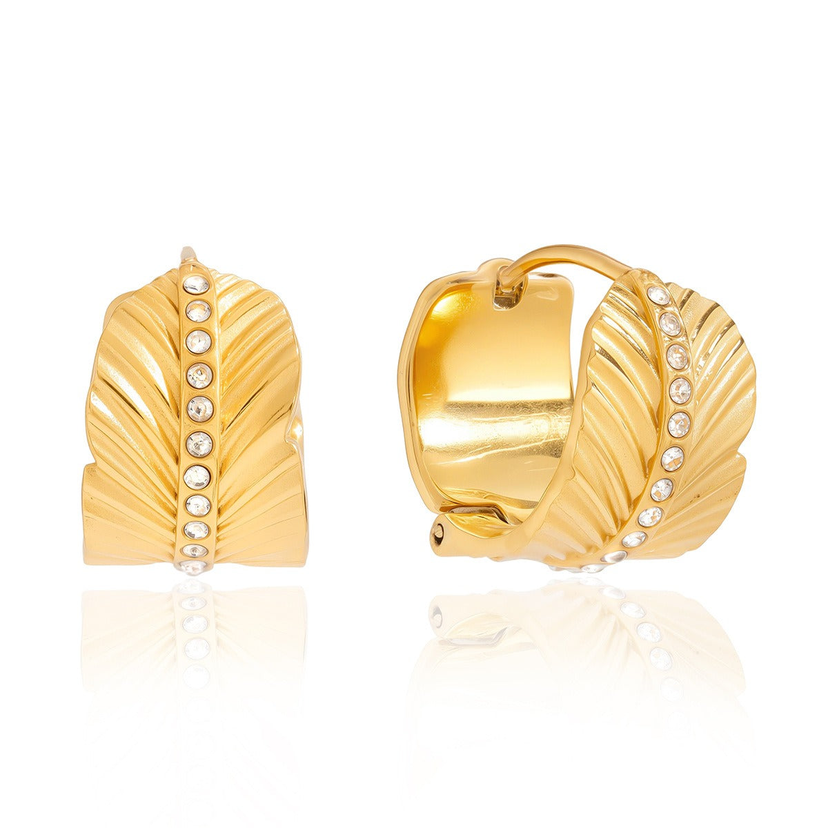 18K gold leaf-patterned stud earrings with white diamonds Vera Lux