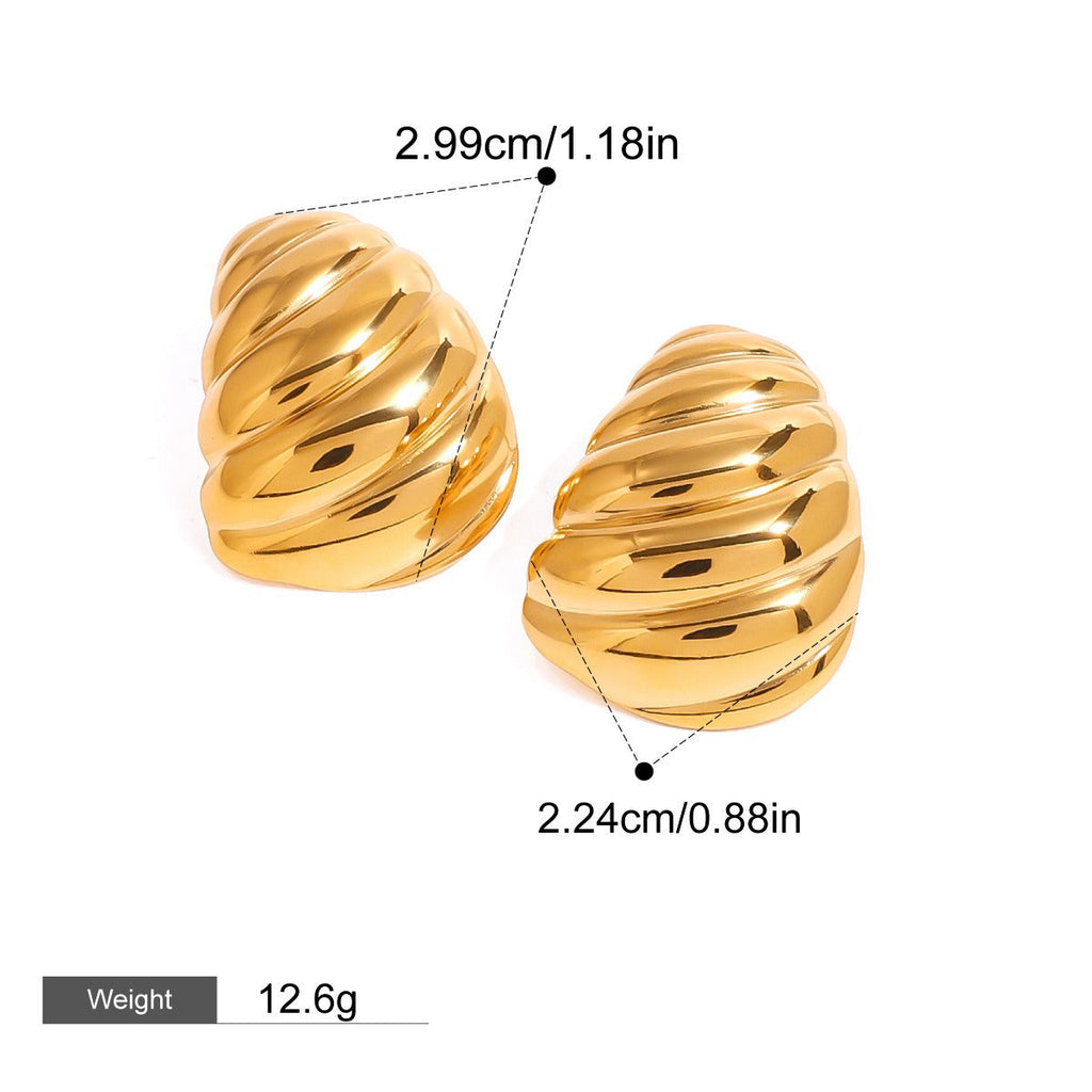 18k gold geometric shape with twill design fashionable and personalized earrings Vera Lux