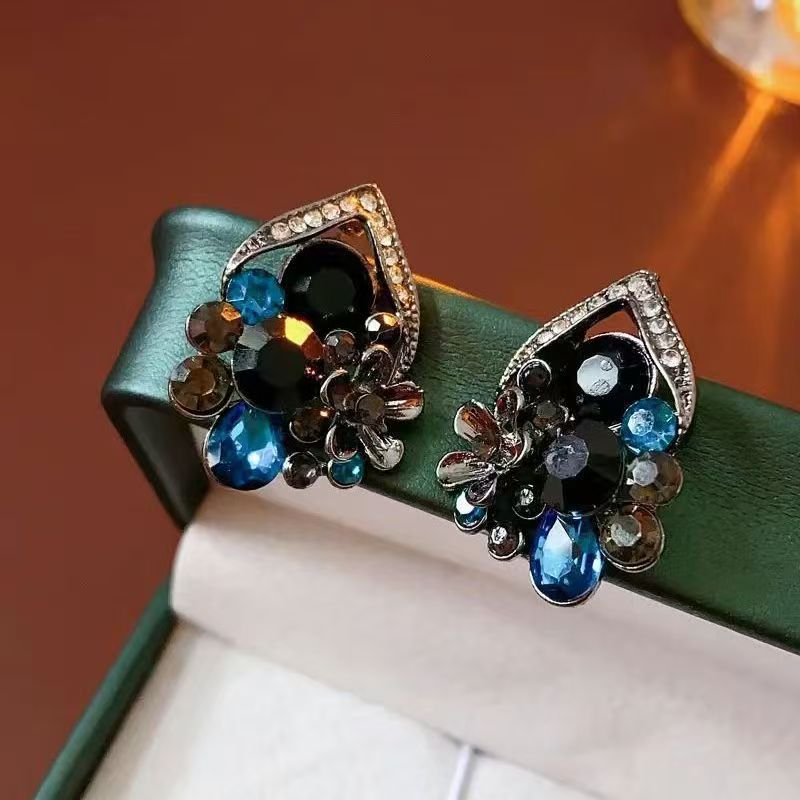 French Retro Square Earrings, Metal Enamel 3D Art Design, Light Luxury Niche Studs Vera Lux