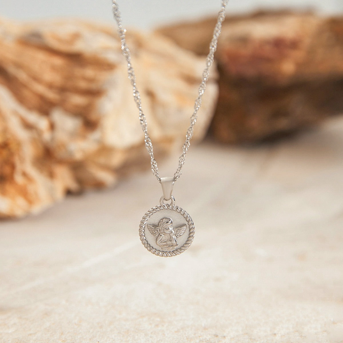 Round necklace with angel pattern design, classic and fashionable Vera Lux