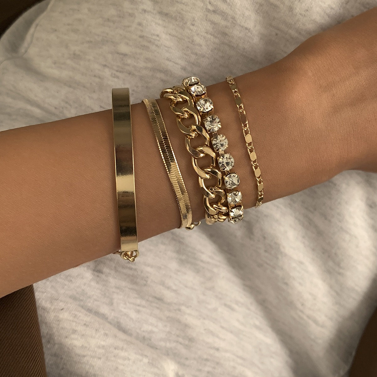 18k gold retro trend snake bone chain diamond bracelet Vera Lux