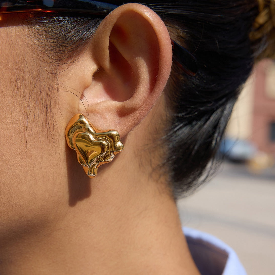 Heart-shaped stud earrings, high-end autumn/winter jewelry. Vera Lux
