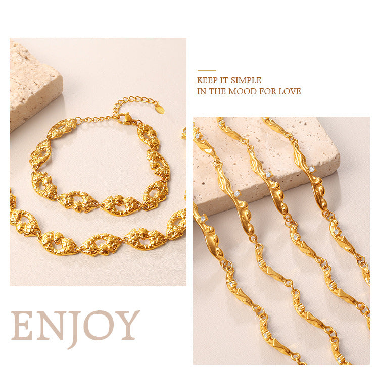 Gold Texture Hollowed-out Hand Accessory With Retro Texture, Niche Design, With Tiny Diamond Inlays, Adjustable Bracelet Vera Lux