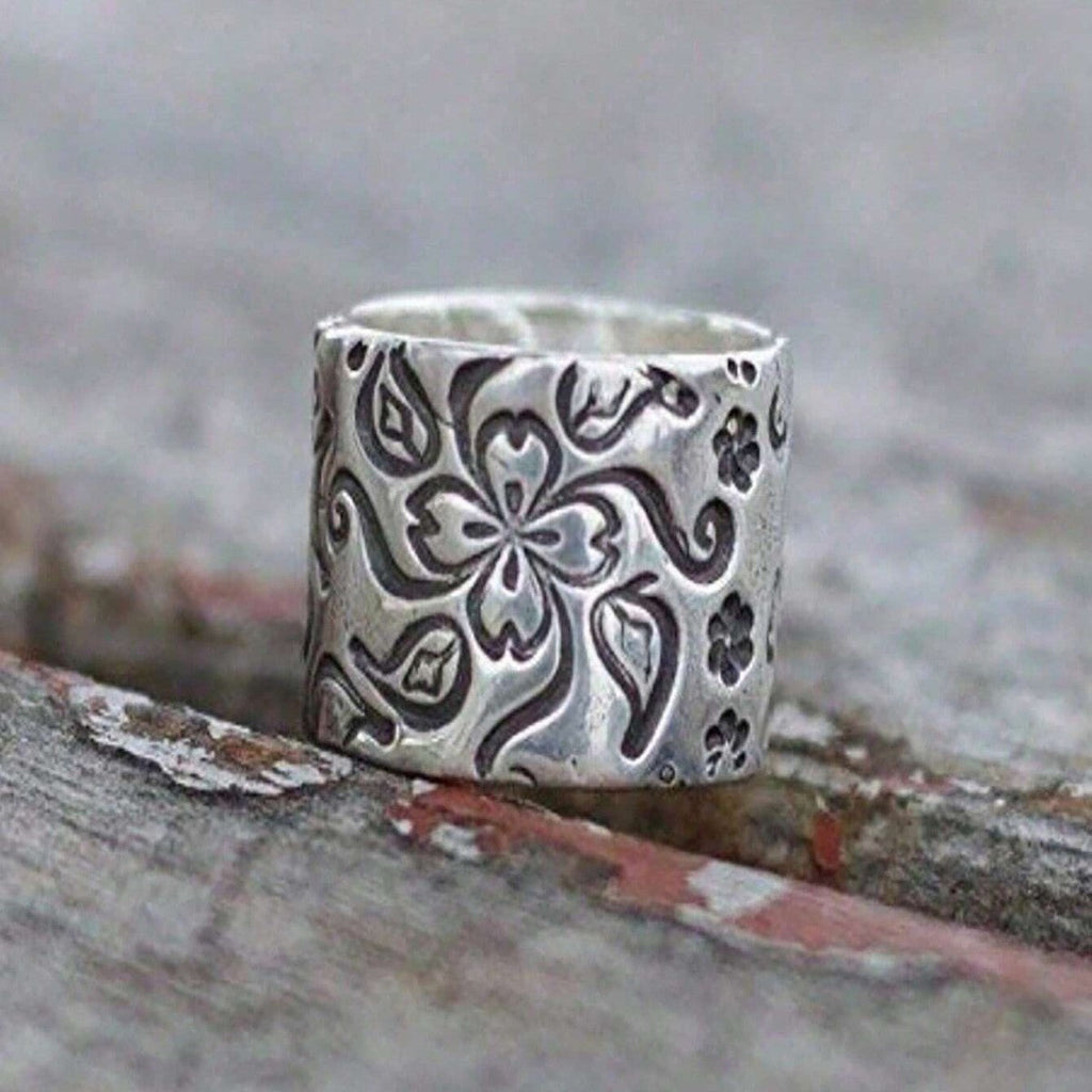 Carved High-end Chic Niche Hand Jewelry Ring Vera Lux
