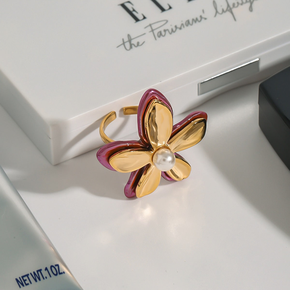 18K gold flower-shaped inlaid pearls exquisite design noble ring Vera Lux