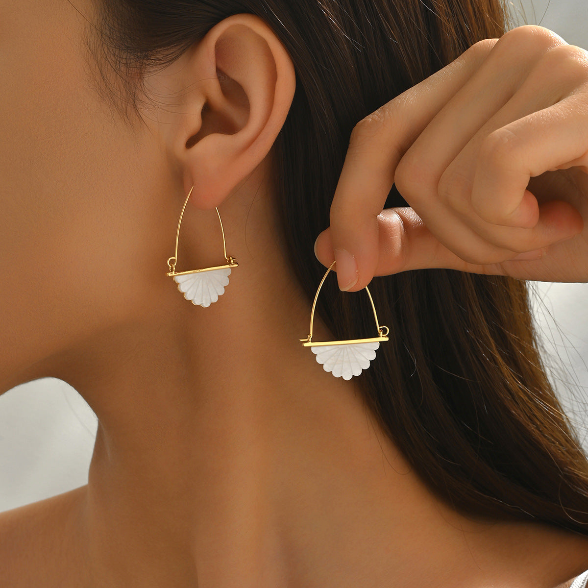 Womens Fan-Shaped Ear Studs With Mother-of-Pearl Inlay Vera Lux