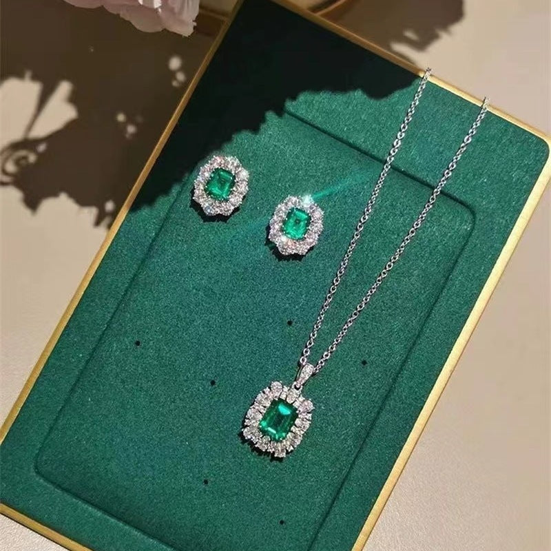 Ultra-shiny Elegant Emerald Set Ring For Women Vera Lux