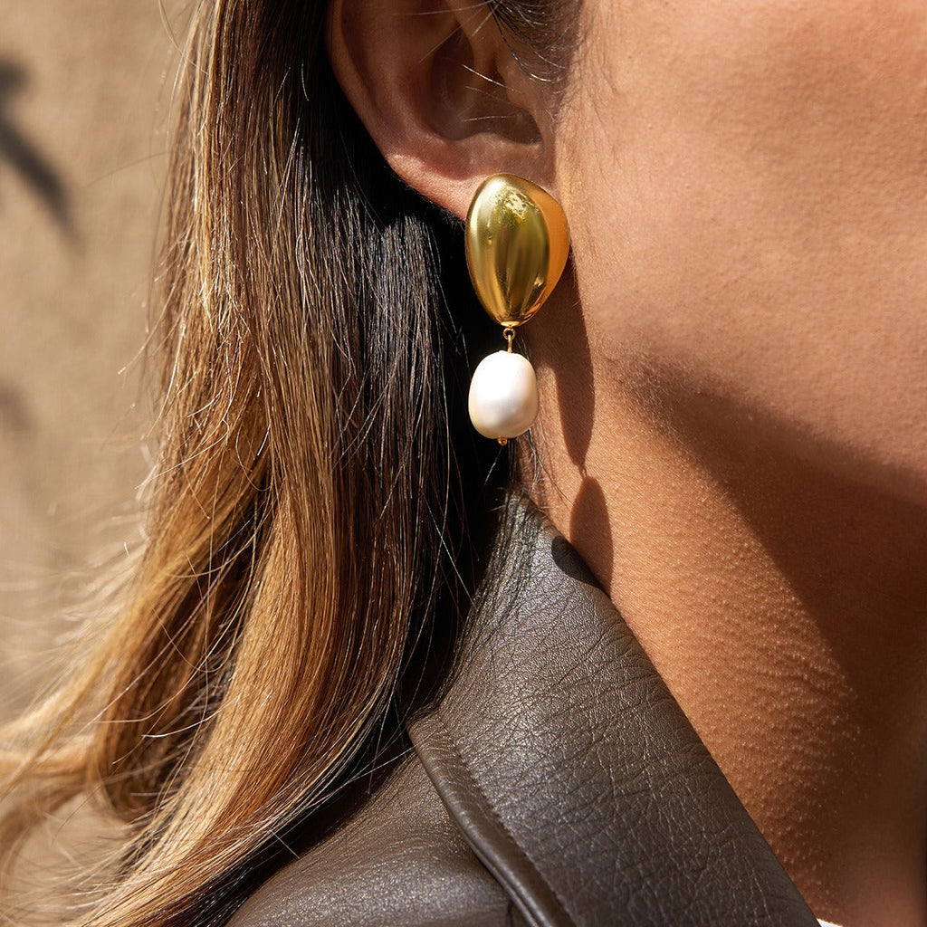 18K gold-plated pearl and titanium steel stud earrings Vera Lux