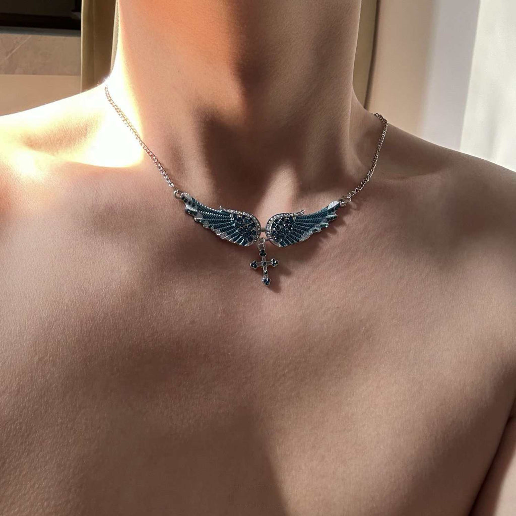 Mens And Womens Sophisticated Cross American-Style Versatile Necklace Vera Lux