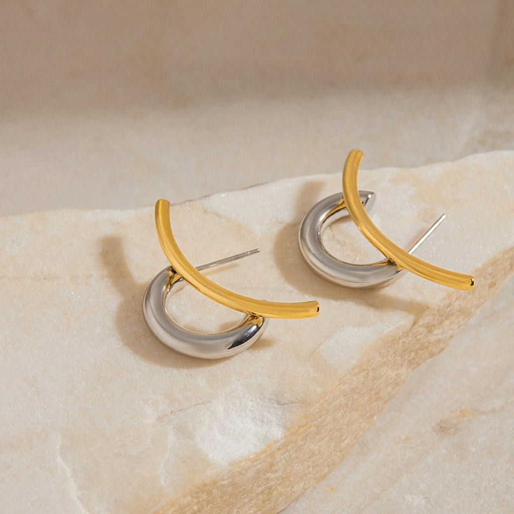18K gold double C-shaped earrings with gold and silver color matching design, trendy and personalized Vera Lux
