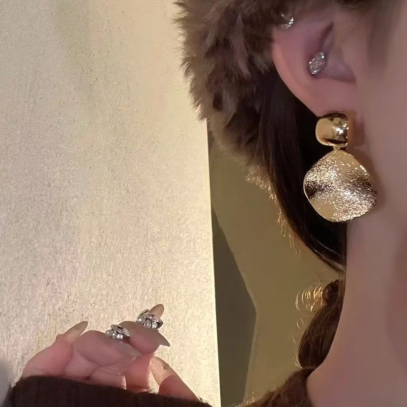 Street Style Round Metal Earrings, European American Minimal Cold Retro Jewelry Vera Lux