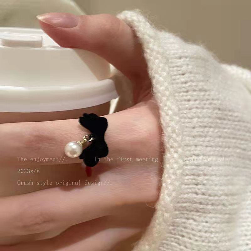 Vintage Black Flocked Bow Pearl Pendant Open Ring, French Elegant Niche Design Adjustable Finger Ring Vera Lux