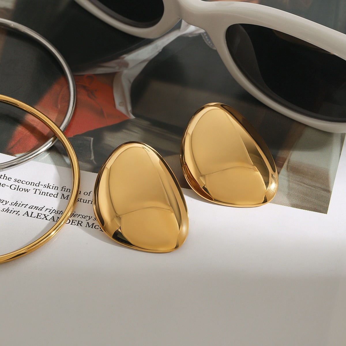 18k gold geometric design simple and versatile earrings Vera Lux