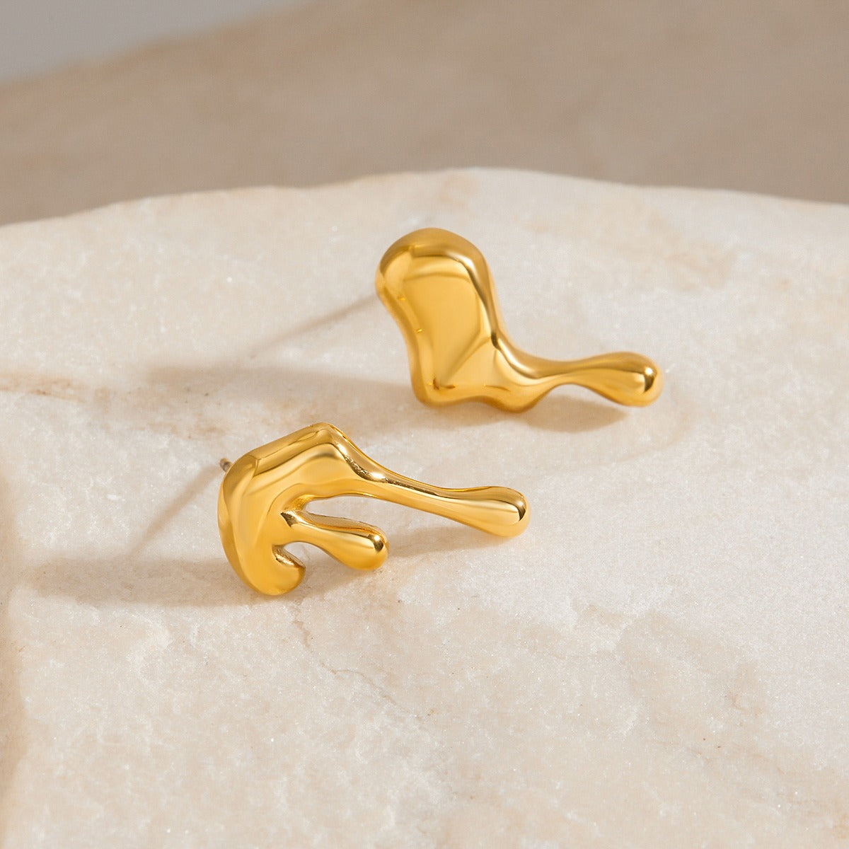 18K gold irregular shape design simple personality earrings Vera Lux