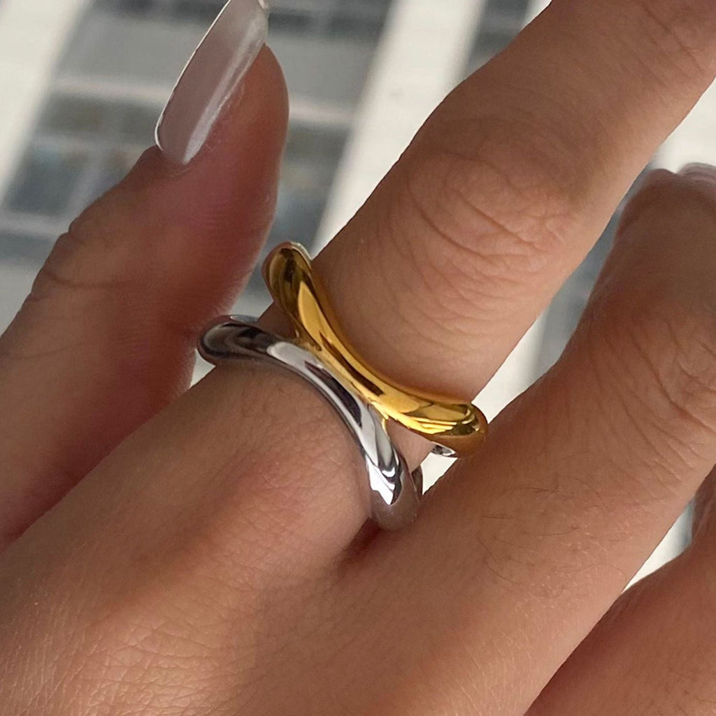 18K gold geometric lines with gold and silver color matching design simple and elegant ring Vera Lux