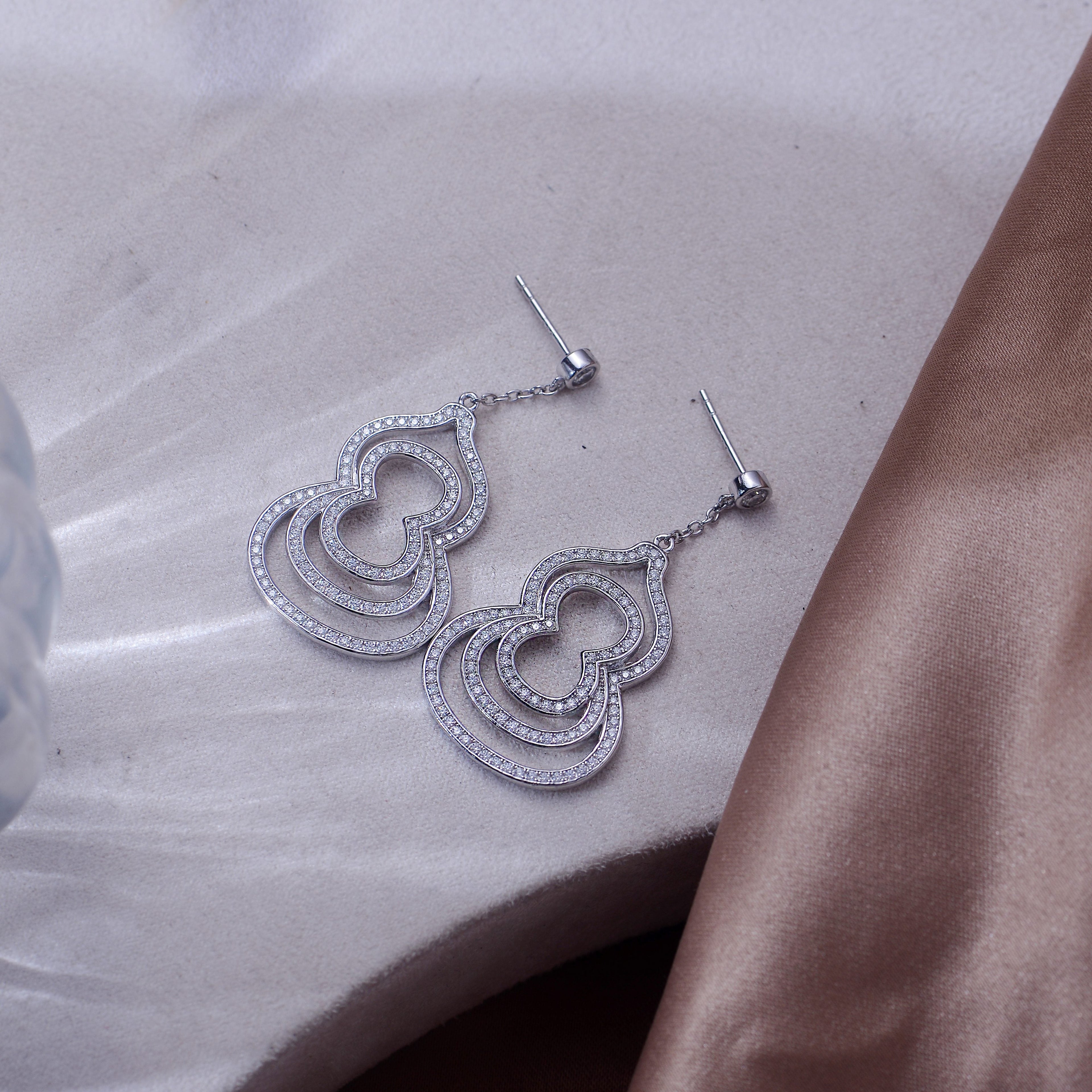 S925 Sterling Silver Moissanite Dangle Earrings For Women  Layered Hollow Teardrop Drop Earrings With GRA Certificate Platinum Plated Elegant Jewelry Gift Box Set Vera Lux