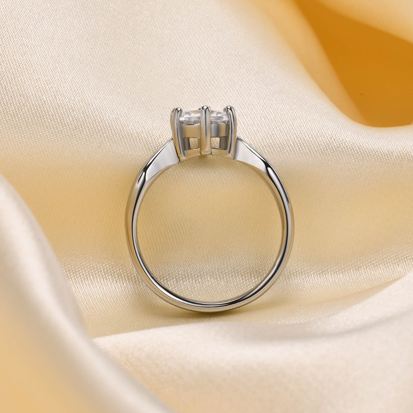 Women's Titanium Steel Claw-Set Single Zircon Ring Vera Lux