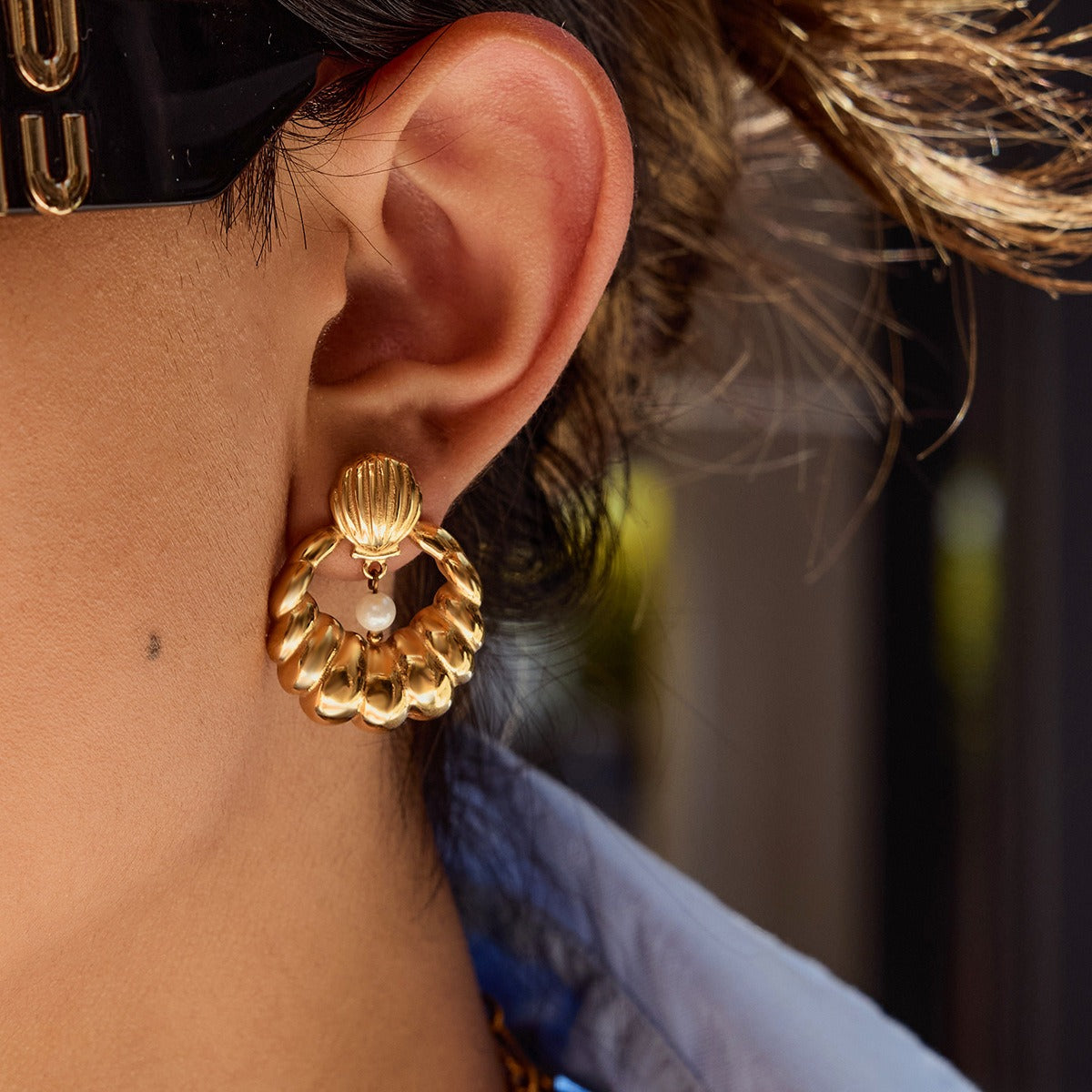 18K gold U-shaped earrings with textured design, exquisite and simple Vera Lux