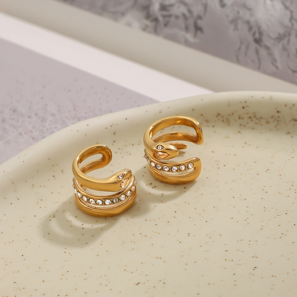 18K gold geometric diamond earrings with exquisite design Vera Lux