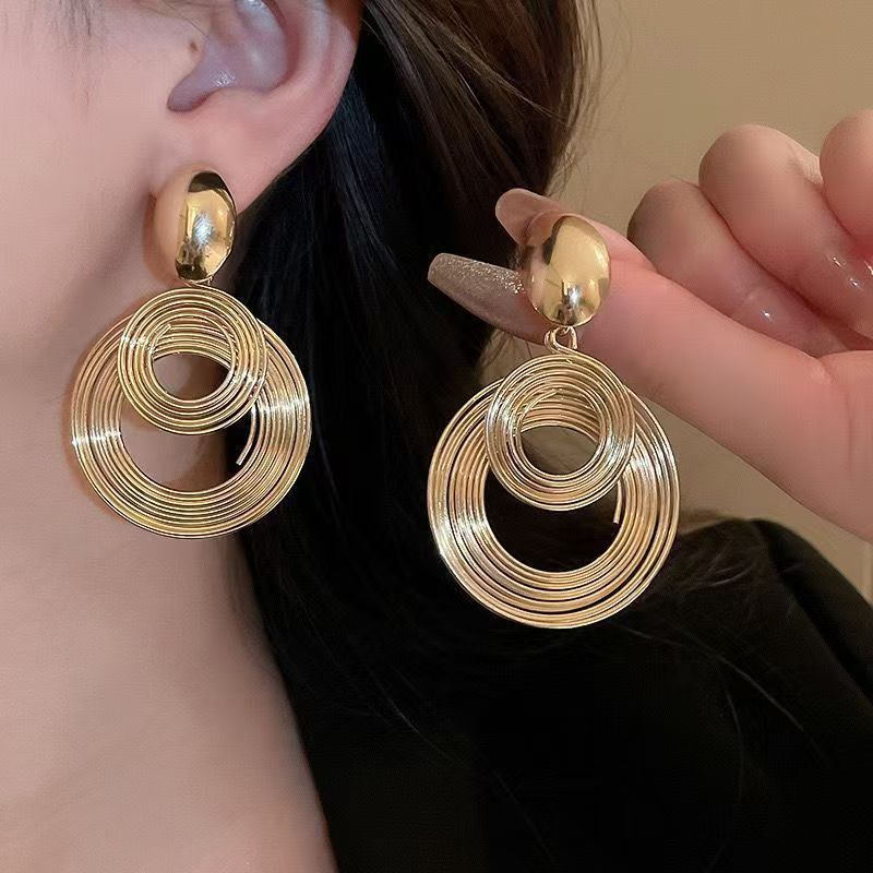 Metal Round Hoop Earrings, European American Cold Style, Bold Niche Hot Sale Jewelry Vera Lux
