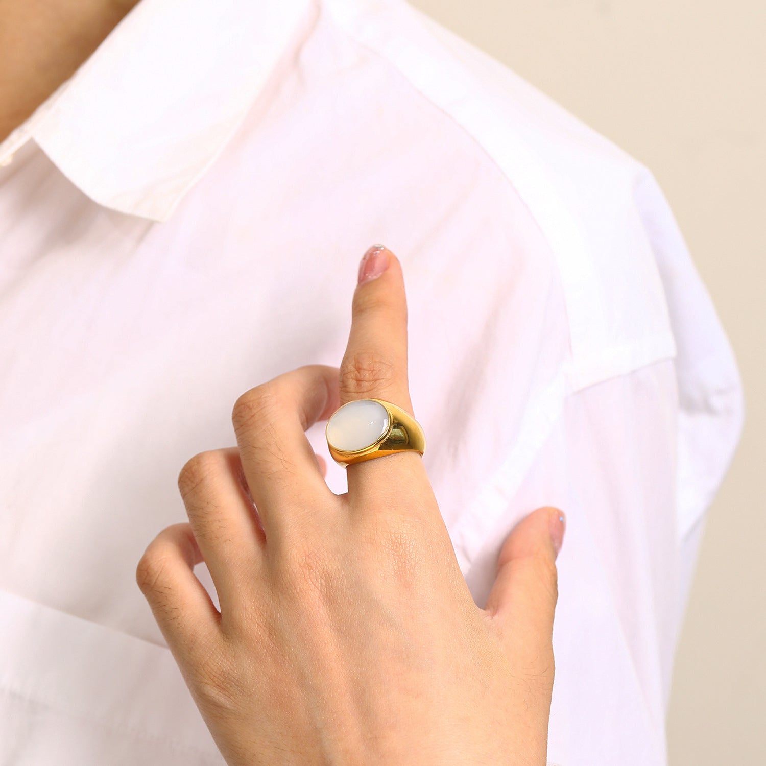Modern Luxe Oval Gemstone-Encrusted Ring For Women Vera Lux