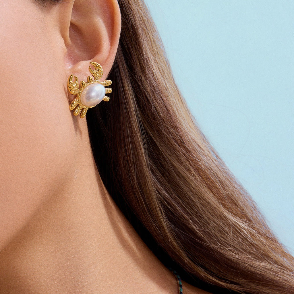 18K gold crab-shaped earrings inlaid with pearls, exquisite and unique design Vera Lux