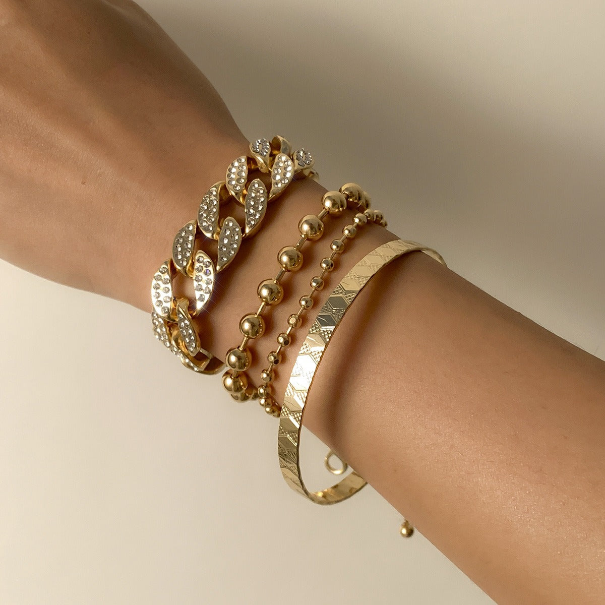 Diamond-studded Cuban buckle bracelet Hip-hop personalized round bead chain pattern bracelet set Vera Lux
