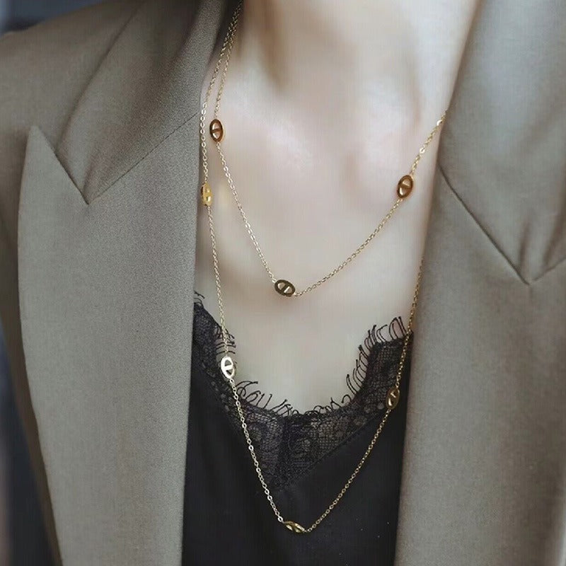 18K gold lightweight luxury pig nose necklace Vera Lux