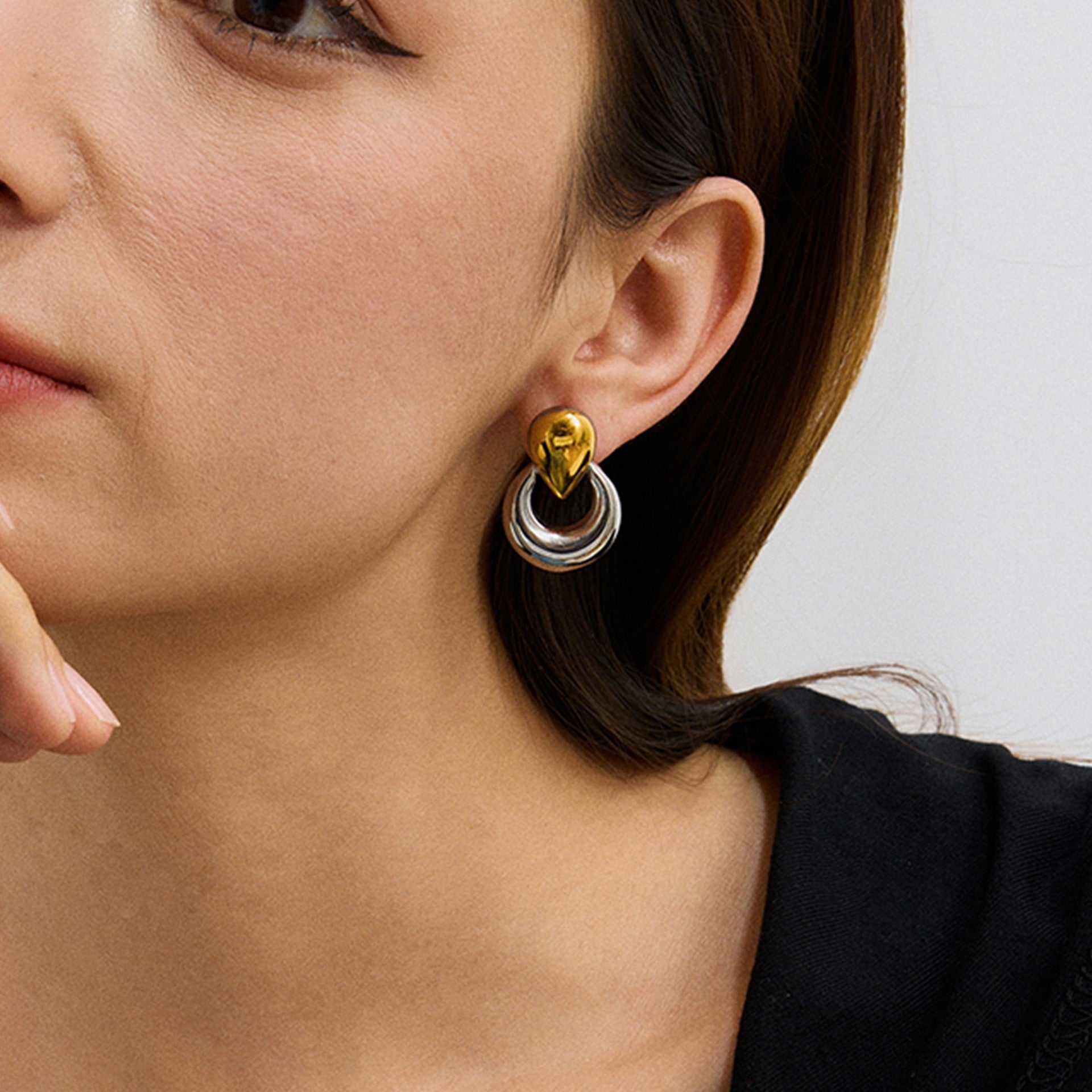18K gold U-shaped and teardrop-shaped earrings with gold and silver color matching design, trendy and unique Vera Lux