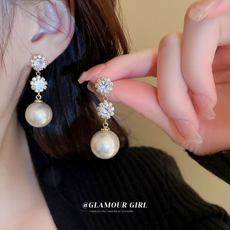 Silver Post Emerald Stud Earrings, Light Luxury Niche Unique Design, 2026 Hot Elegant Ear Jewelry Vera Lux