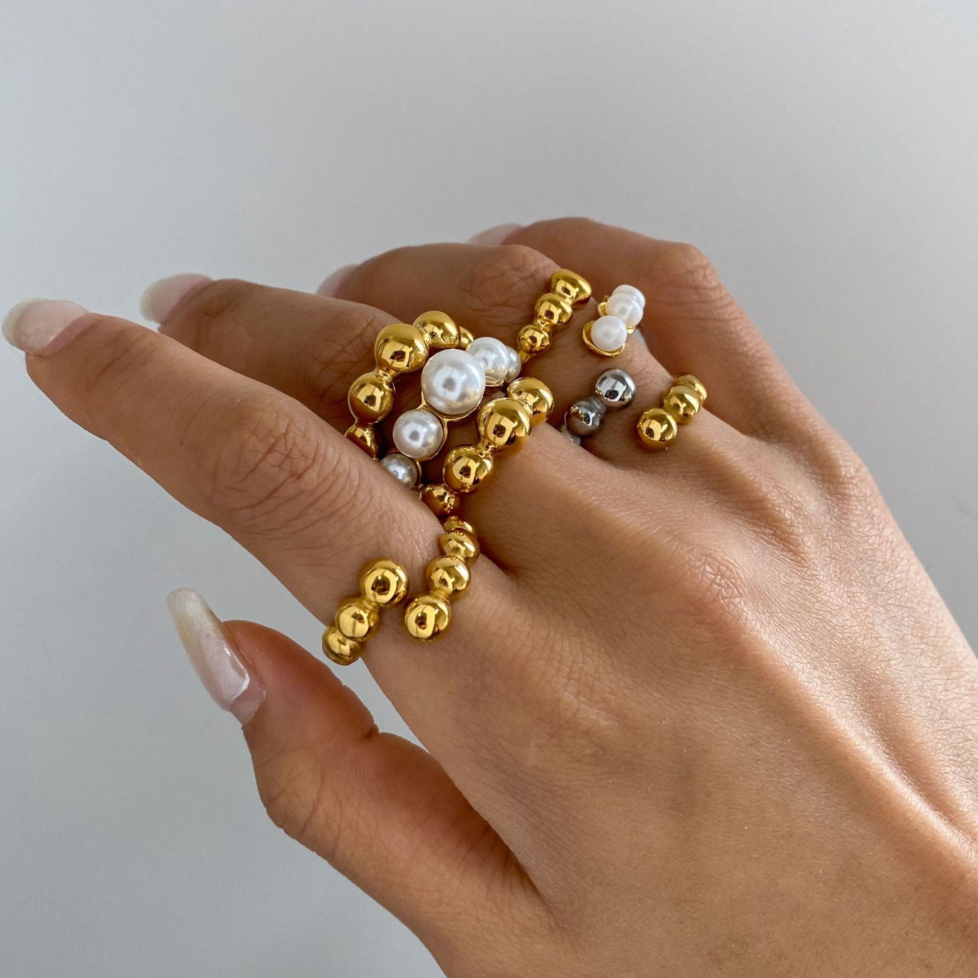 18K gold round bead-shaped pearl inlaid exquisite and noble ring Vera Lux
