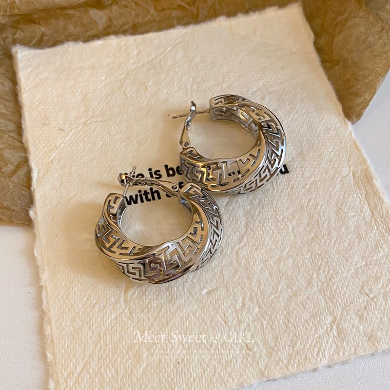 Silver Needle Twisted Hollow Hoop Earrings, European American Style, Unique Niche High-end Ear Jewelry For Women Vera Lux