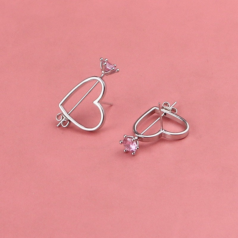 Niche, Minimalist Heart-shaped Earrings Vera Lux