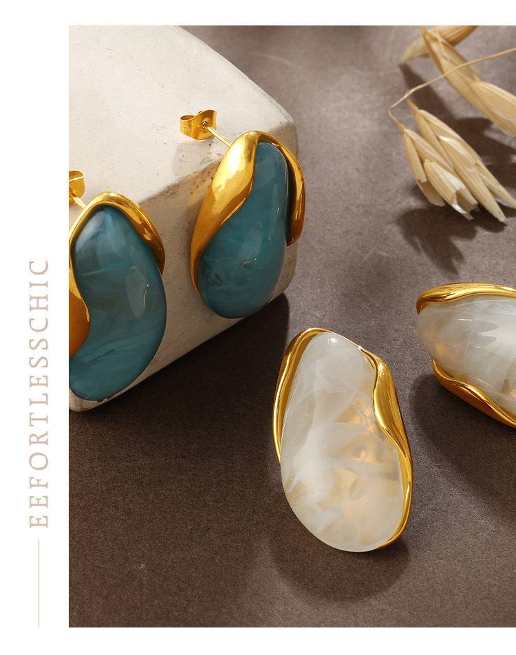 European And American Retro Irregular Amber Powder-white-blue Gradient-dyed Gold-edge Ear Ring, Non-fading, 18K Gold-plated, Exclusive Small-sized Earrings Vera Lux