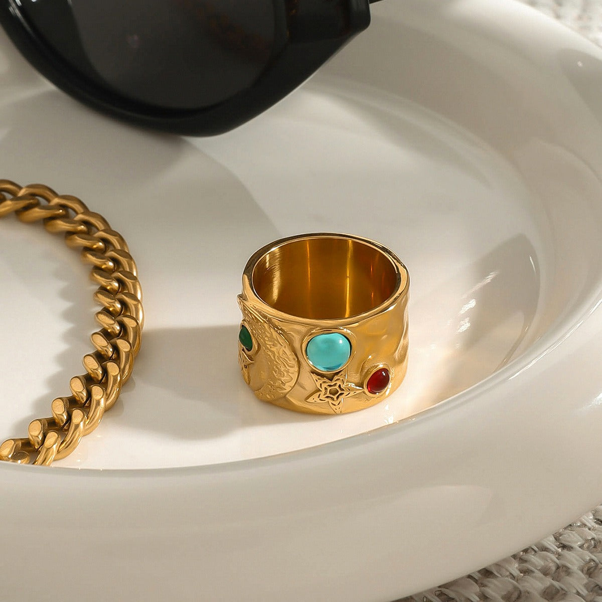 18K gold inlaid gemstone with star and moon texture classic retro ring Vera Lux