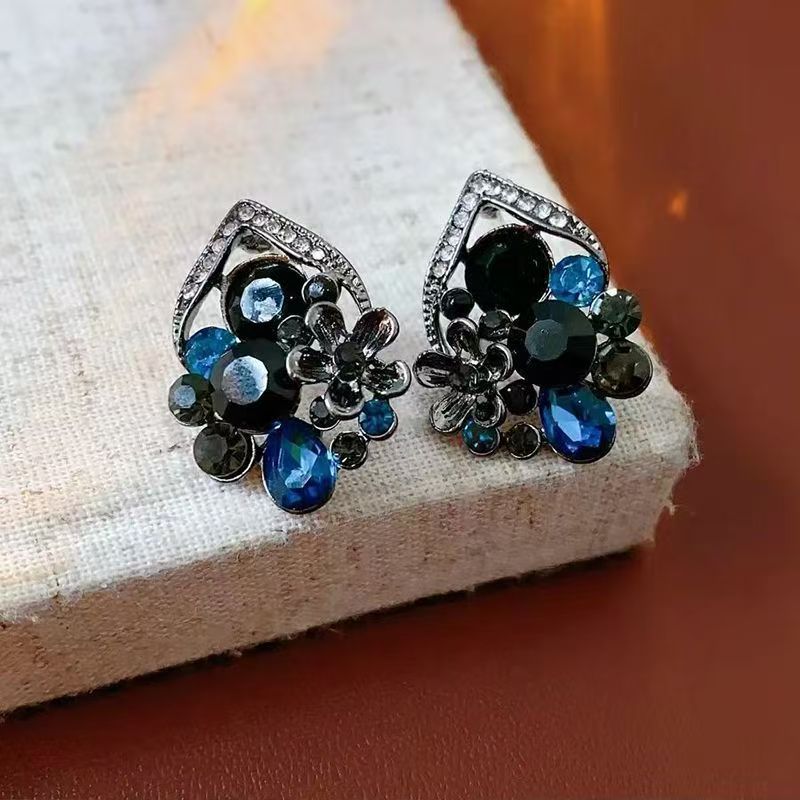 French Retro Square Earrings, Metal Enamel 3D Art Design, Light Luxury Niche Studs Vera Lux
