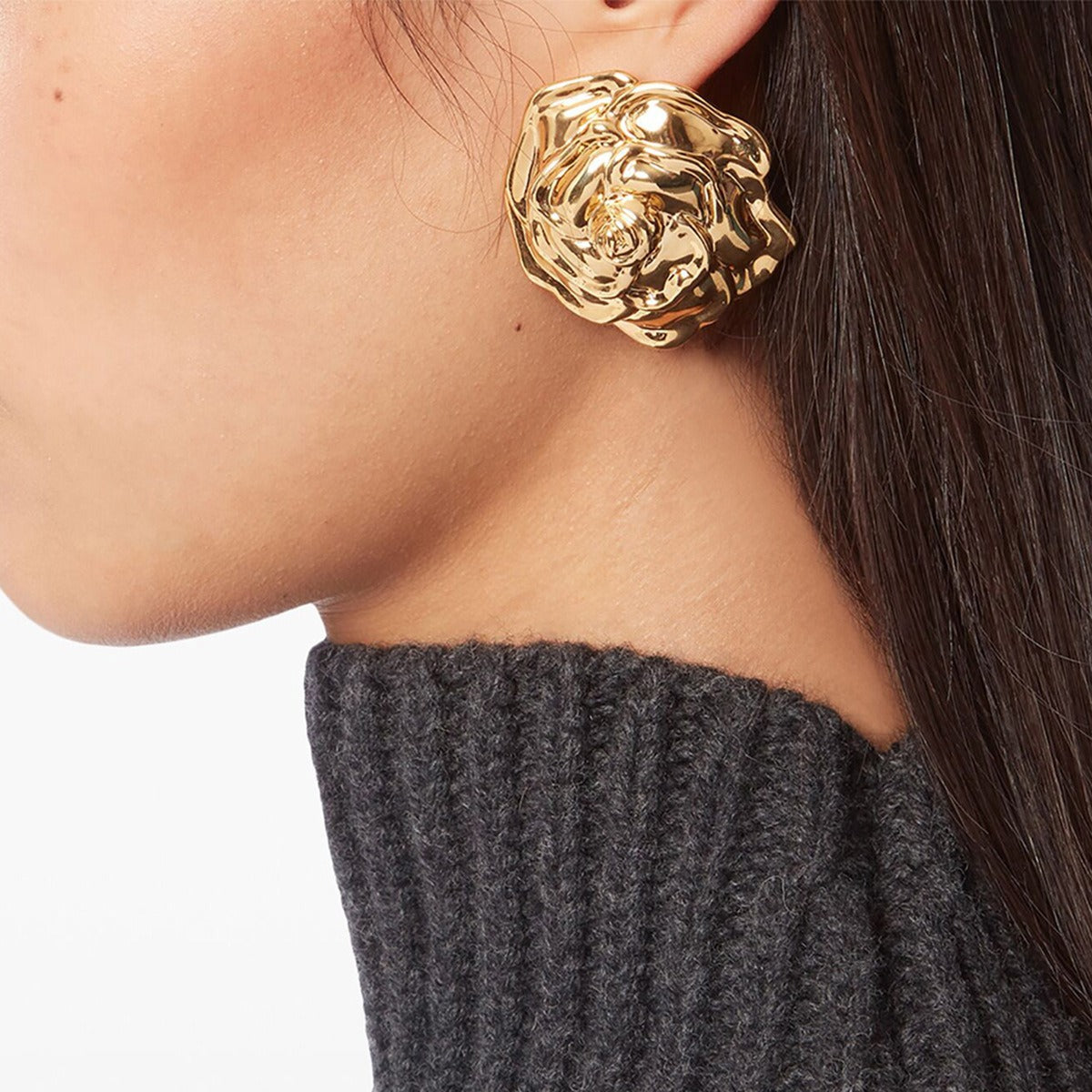 18K gold flower-shaped earrings with textured design Vera Lux