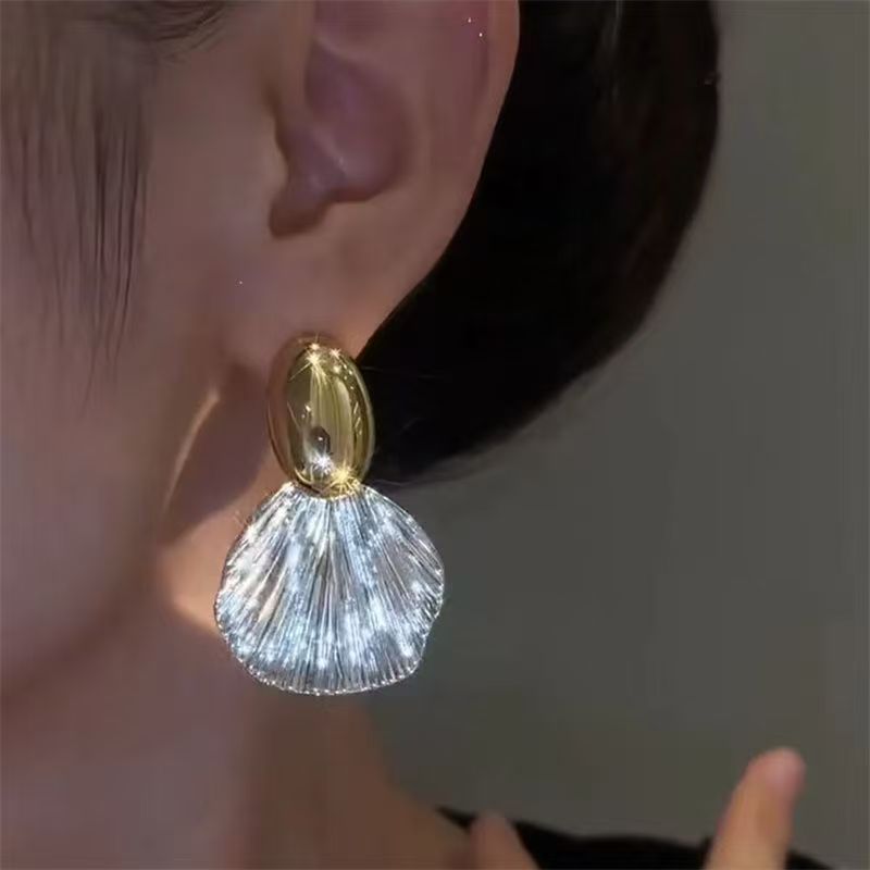 Irregular Shell Texture Metal Earrings, Luxury Exaggerated Niche Studs, New 2026 Elegant Jewelry Vera Lux