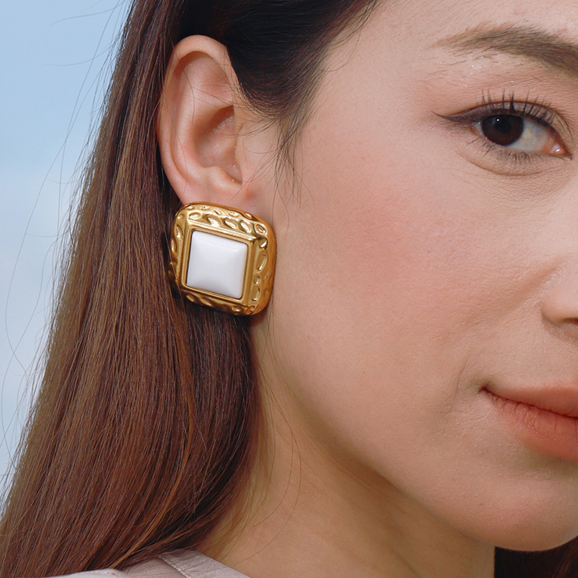 18K gold arc-shaped square inlaid gemstones with exquisite design and noble earrings Vera Lux