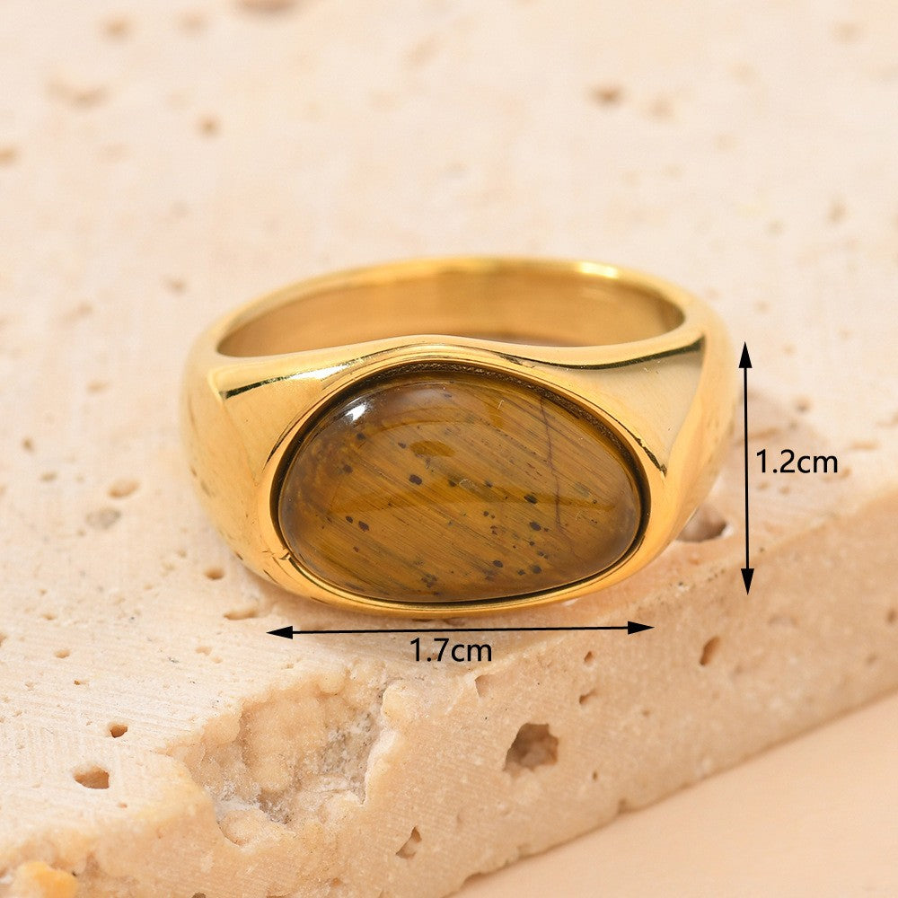 Retro-style Cast Three-dimensional Triangle Ring Vera Lux