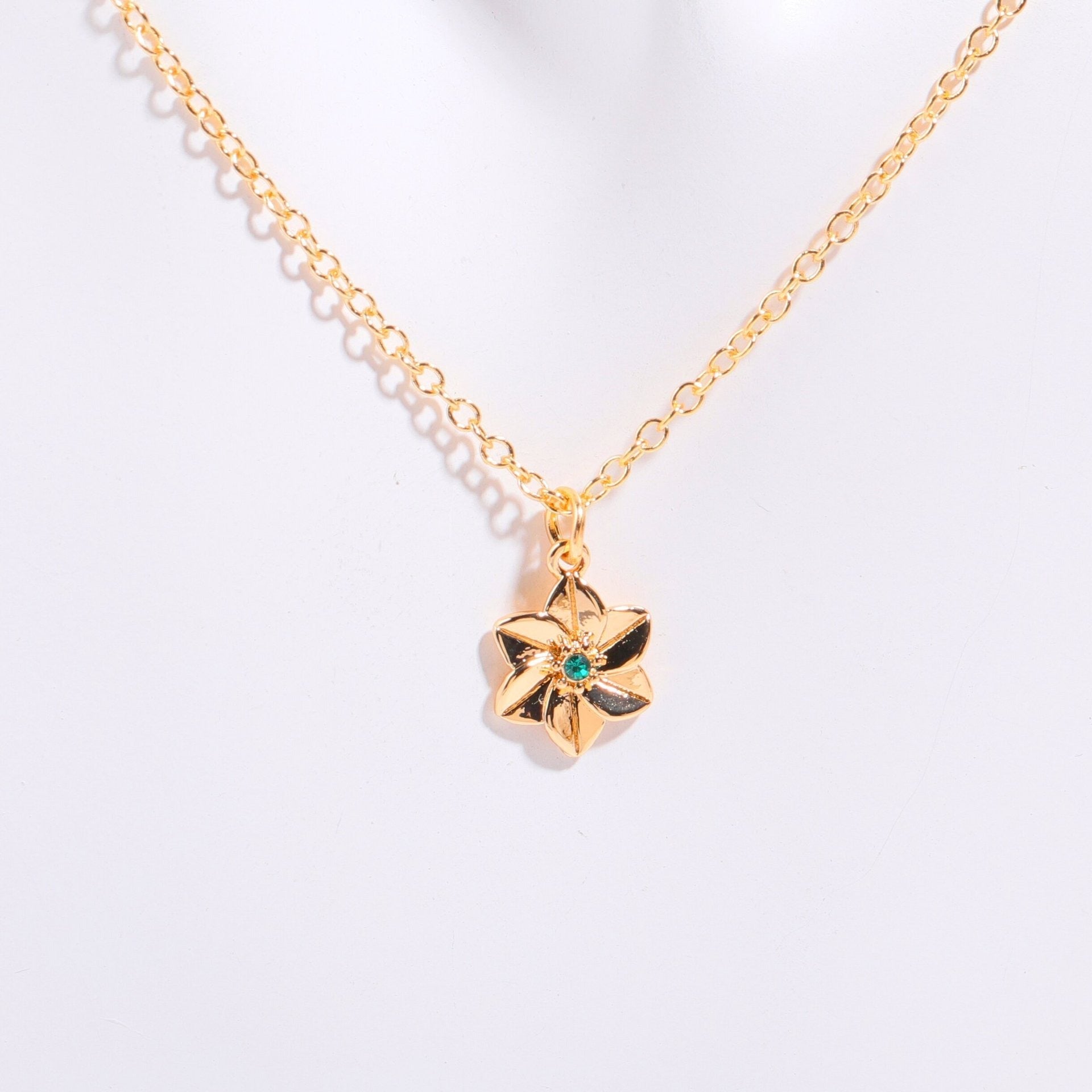 18 Gold December Birth Flower Bracelet Vera Lux