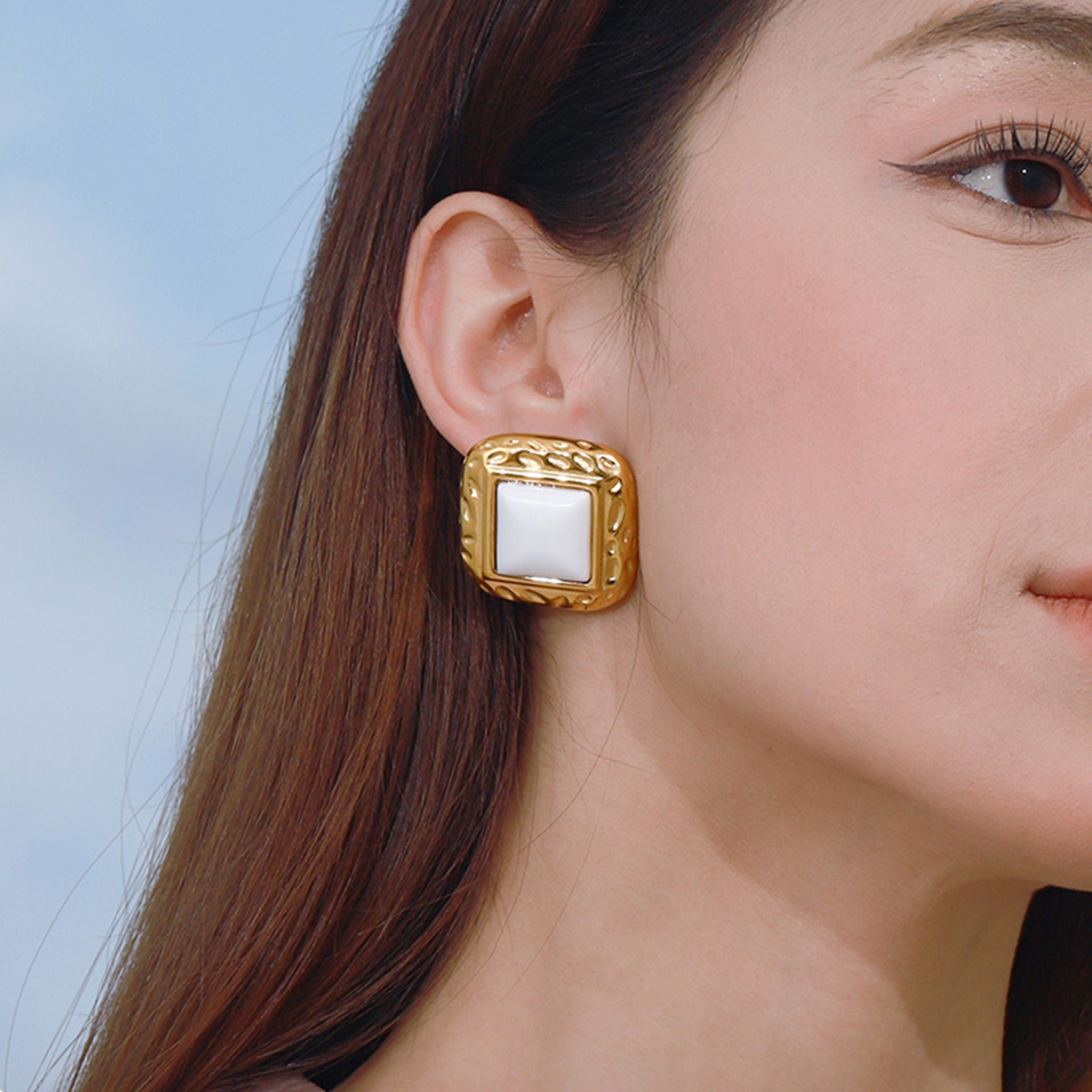 18K gold arc-shaped square inlaid gemstones with exquisite design and noble earrings Vera Lux