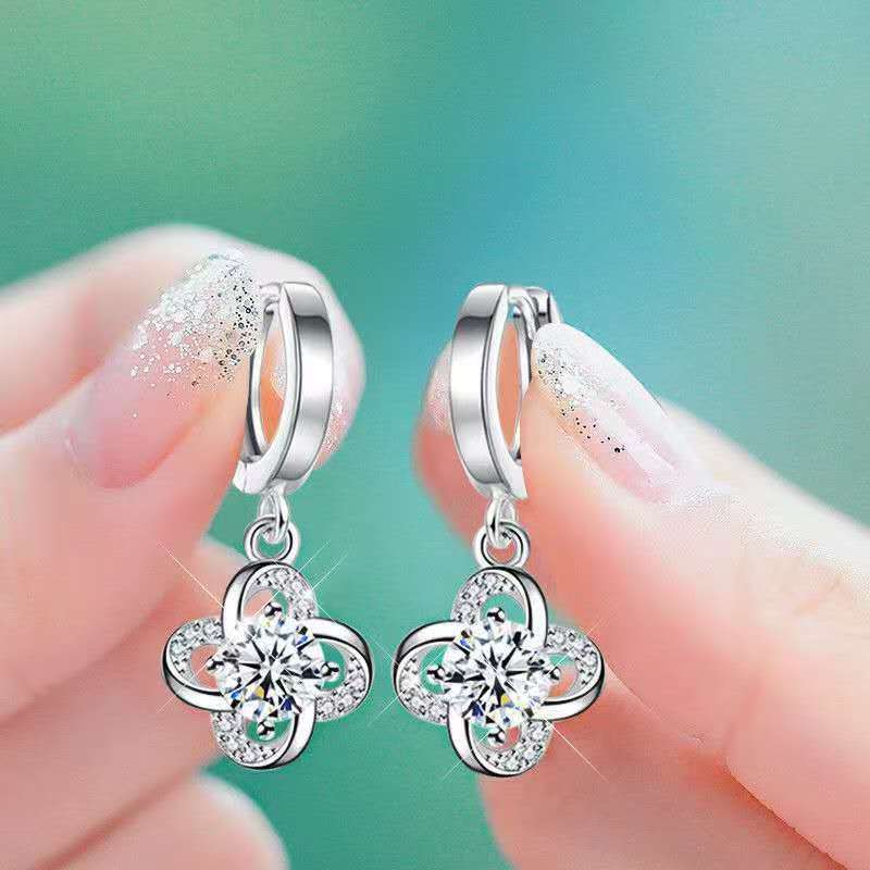 Simple Crystal Earrings Four-Leaf Clover Earrings Vera Lux